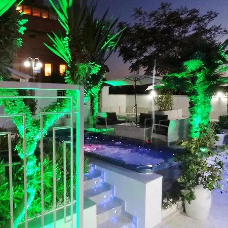 Agata Boutique -adult Only أتوبول